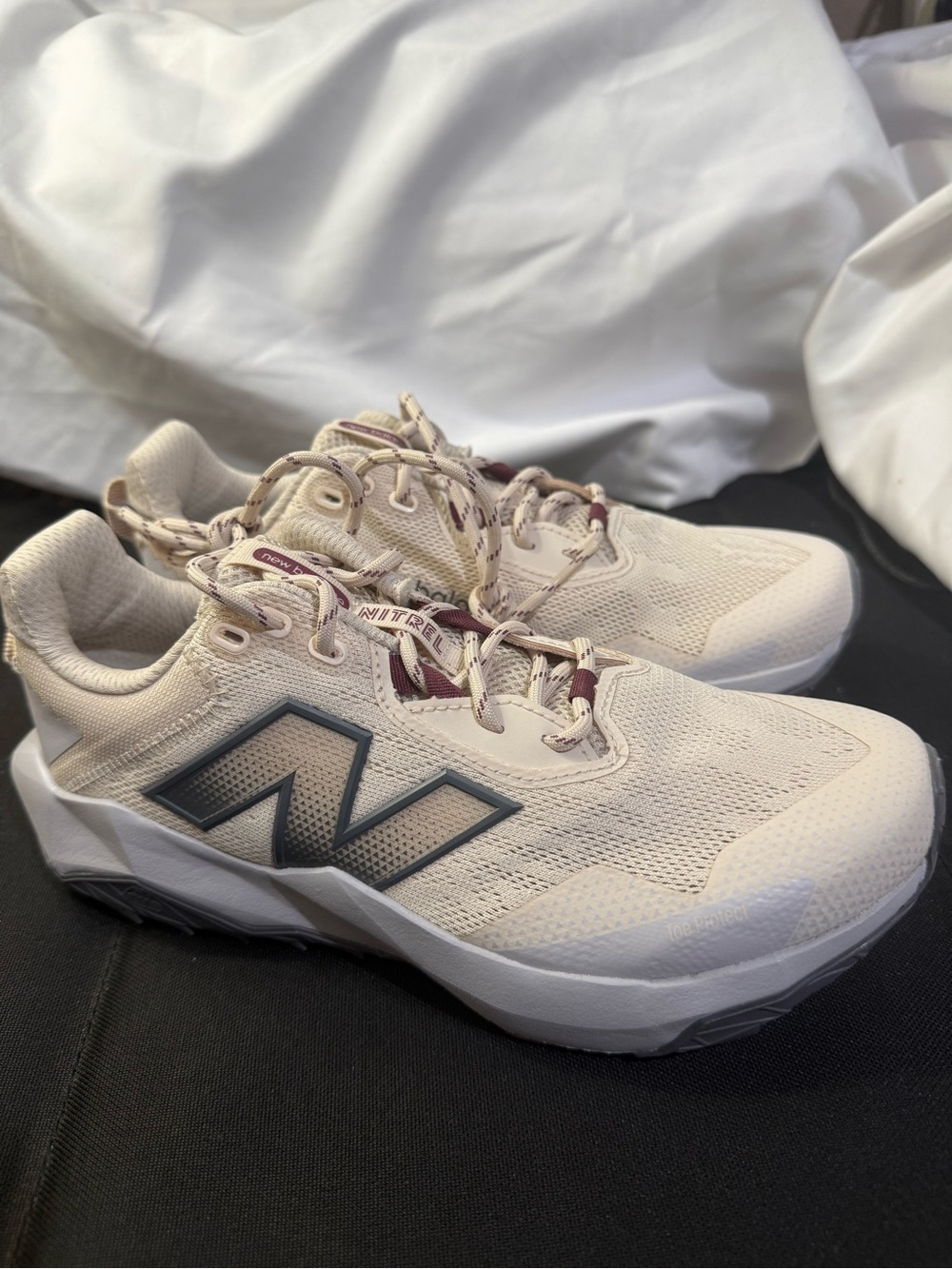 New Balance DynaSoft Nitrel v6 Running Shoe WSize7.5 Color: Bisque/ Pearl Grey